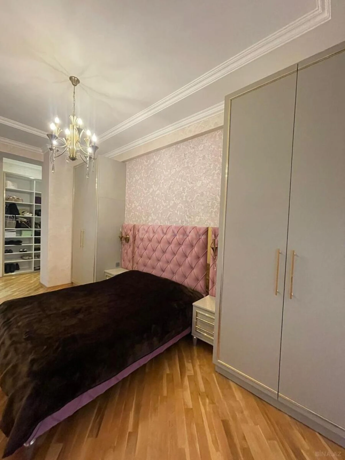 Kirayə verilir 3 otaqlı mənzil 150 m²