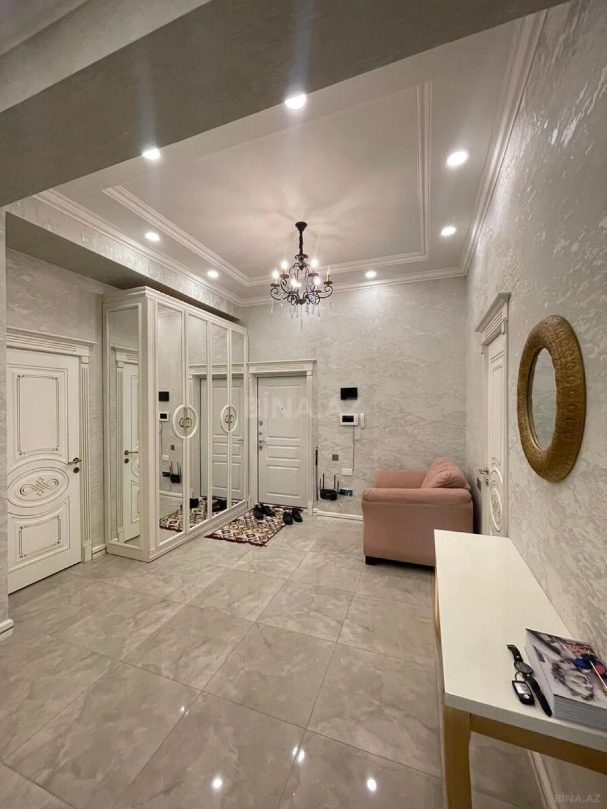 Kirayə verilir 3 otaqlı mənzil 150 m²