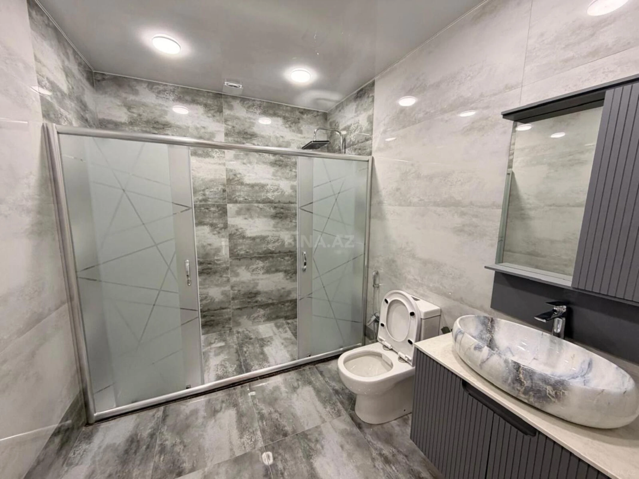 Satılır 4 otaqlı həyət evi 180 m²