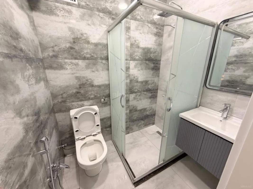 Satılır 4 otaqlı həyət evi 180 m²