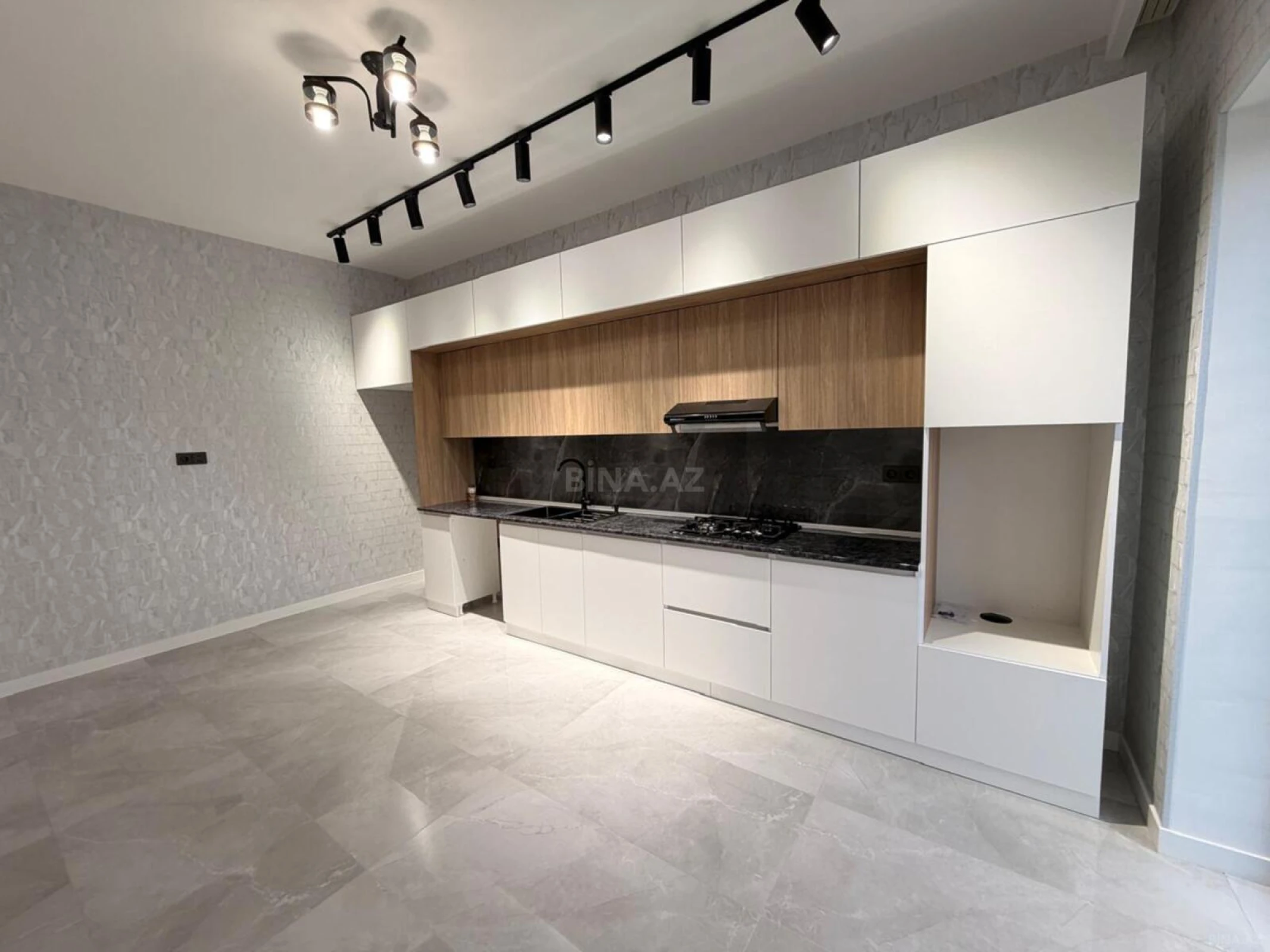 Satılır 4 otaqlı həyət evi 180 m²