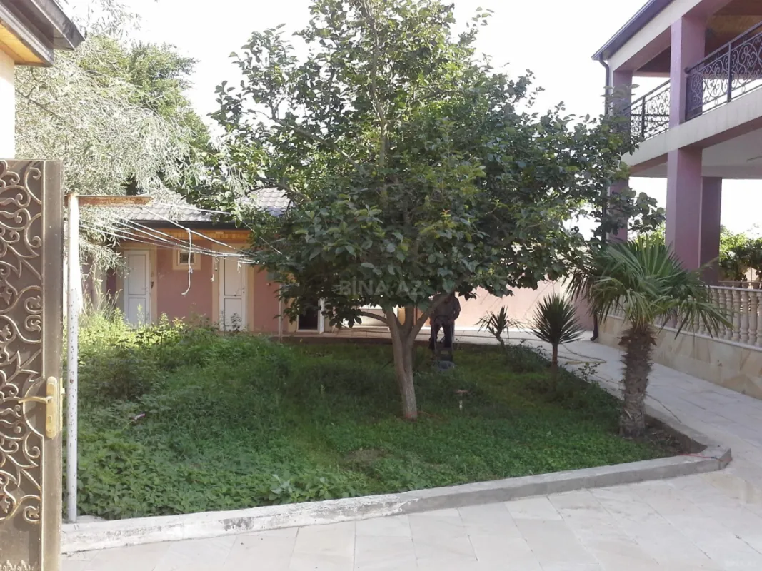 Satılır 6 otaqlı həyət evi 420 m²