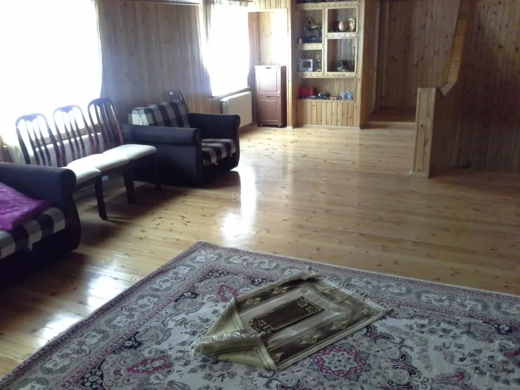 Satılır 6 otaqlı həyət evi 420 m²