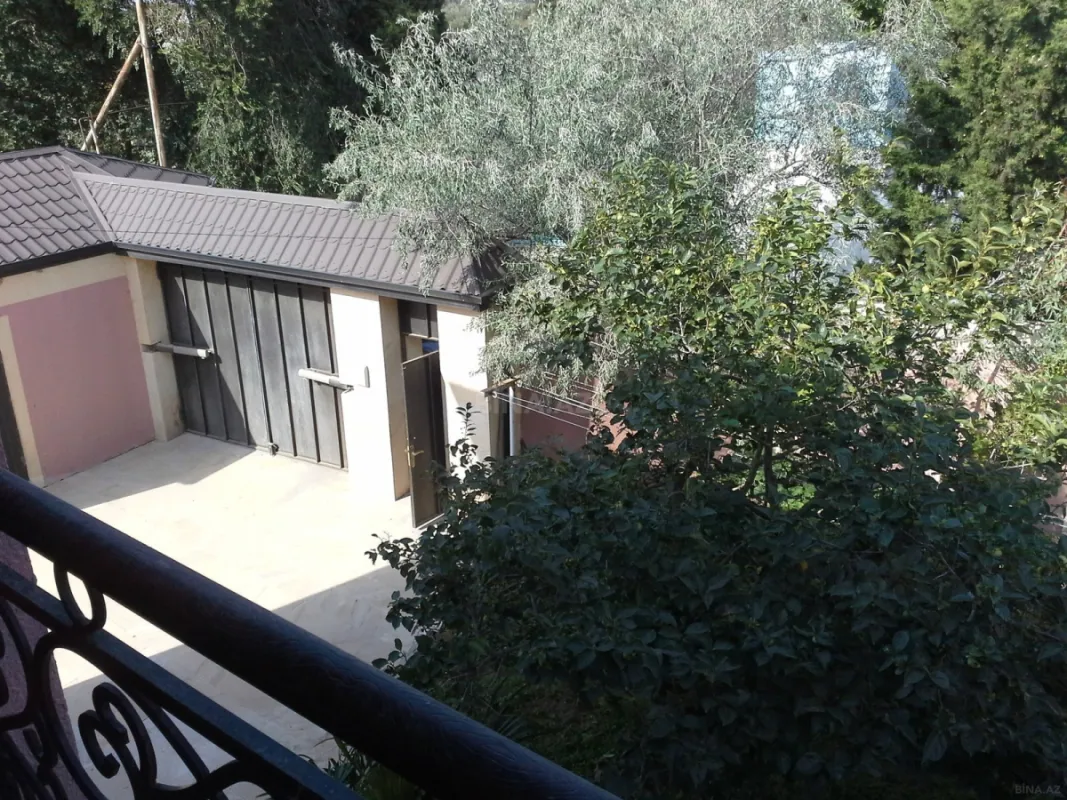 Satılır 6 otaqlı həyət evi 420 m²