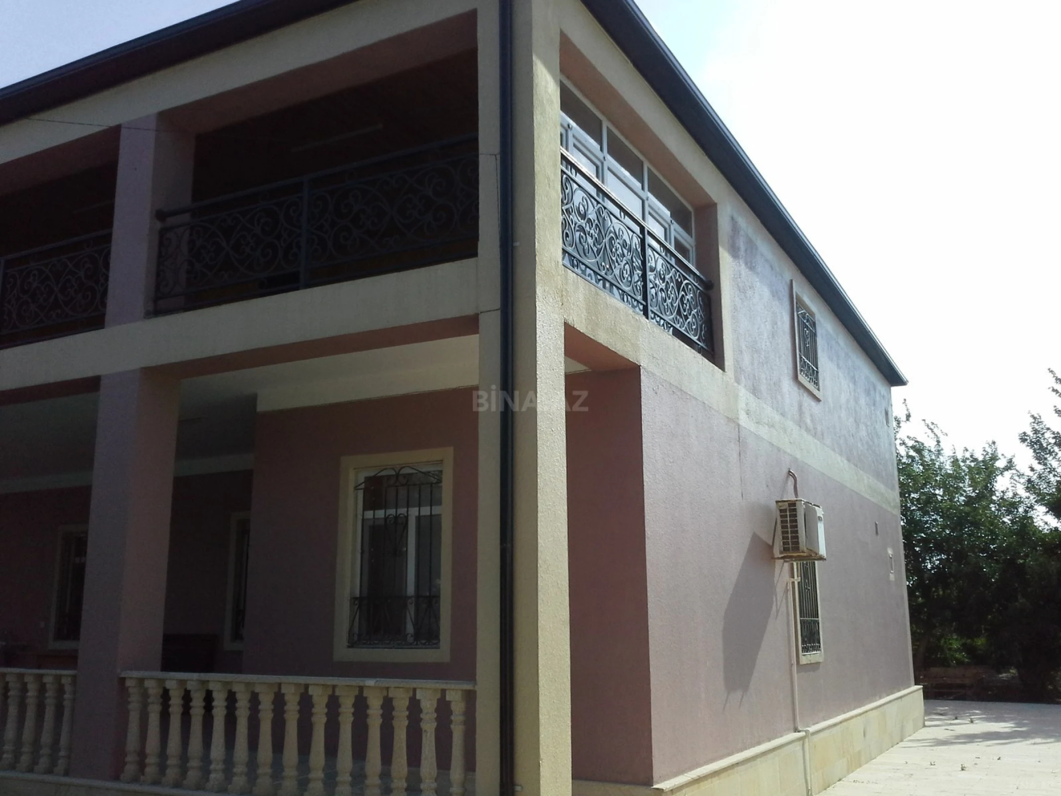 Satılır 6 otaqlı həyət evi 420 m²