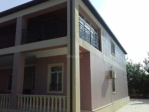 Satılır 6 otaqlı həyət evi 420 m²