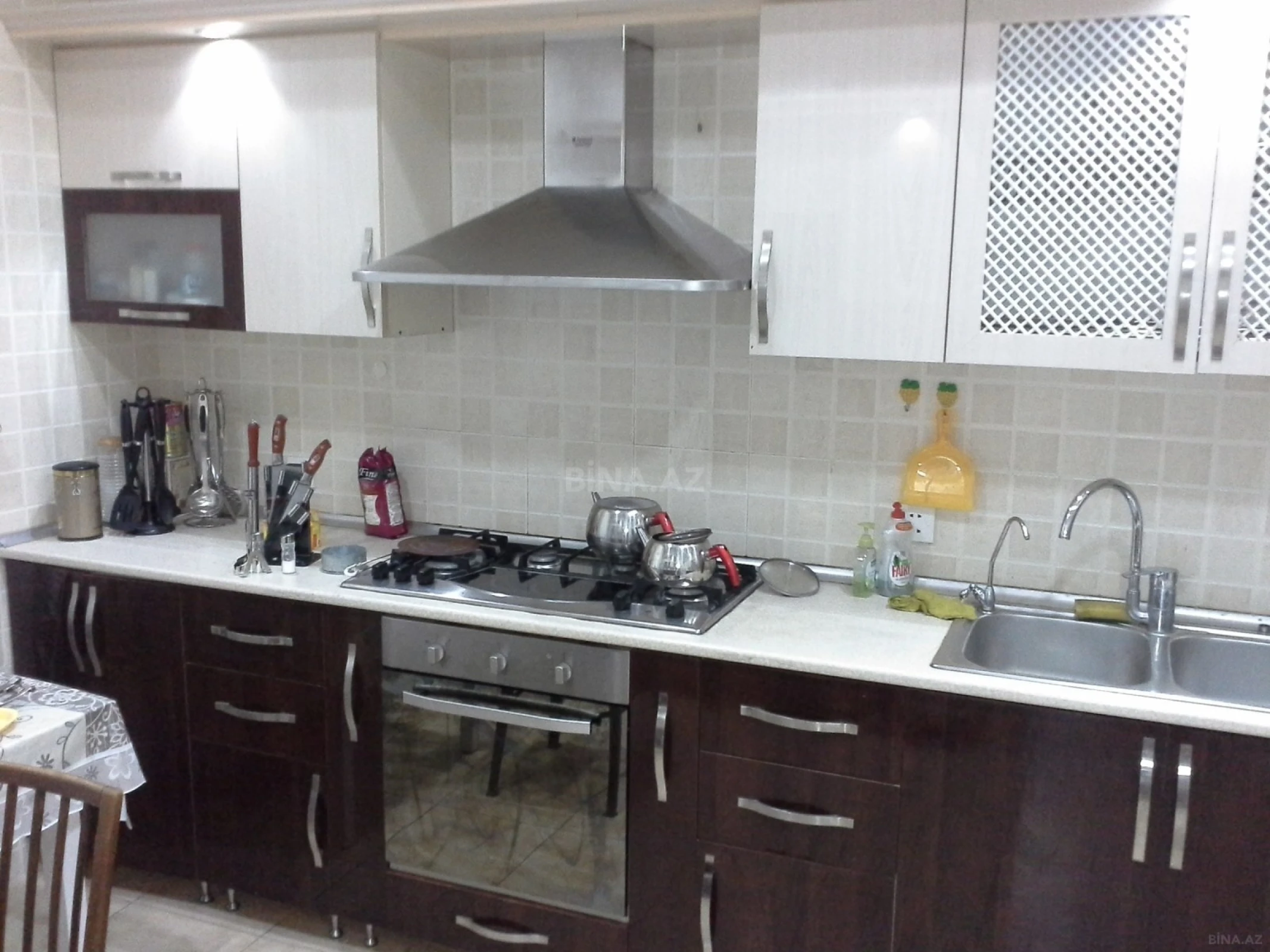 Satılır 6 otaqlı həyət evi 420 m²