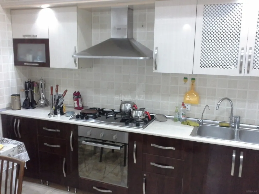 Satılır 6 otaqlı həyət evi 420 m²