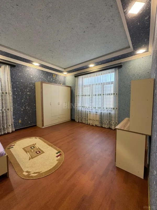 Satılır 6 otaqlı həyət evi 450 m²