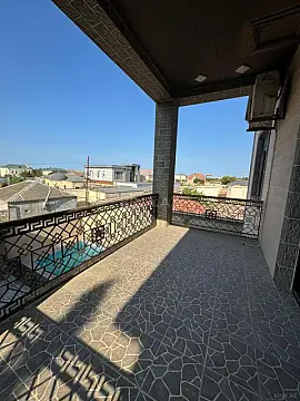 Satılır 6 otaqlı həyət evi 450 m²