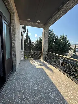 Satılır 6 otaqlı həyət evi 450 m²
