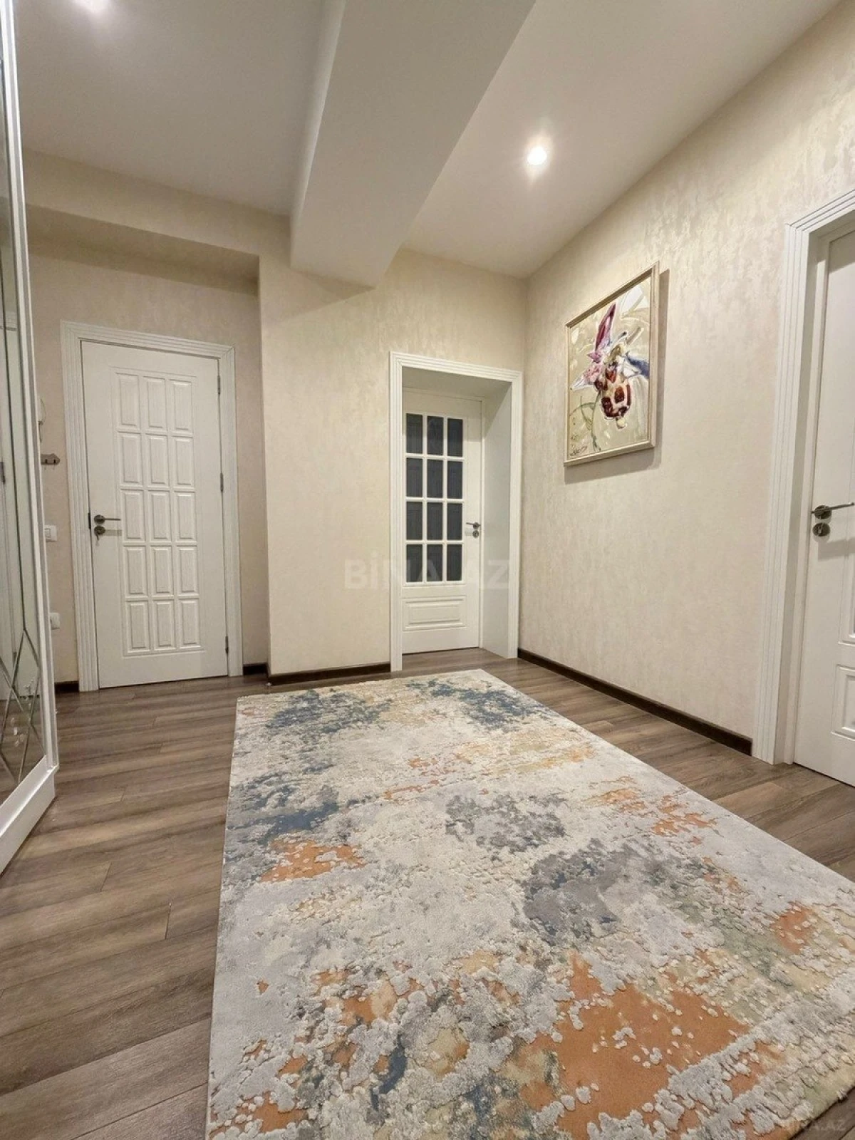 Satılır 2 otaqlı mənzil 83 m²