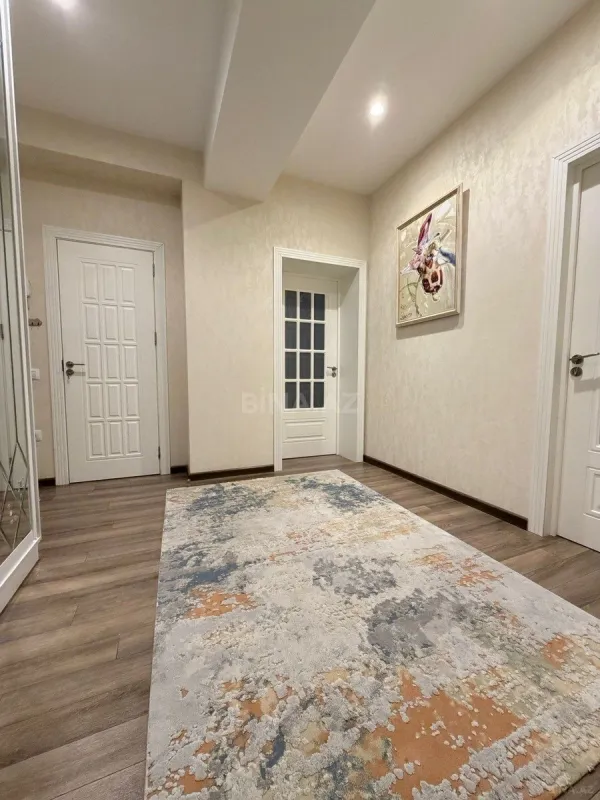 Satılır 2 otaqlı mənzil 83 m²