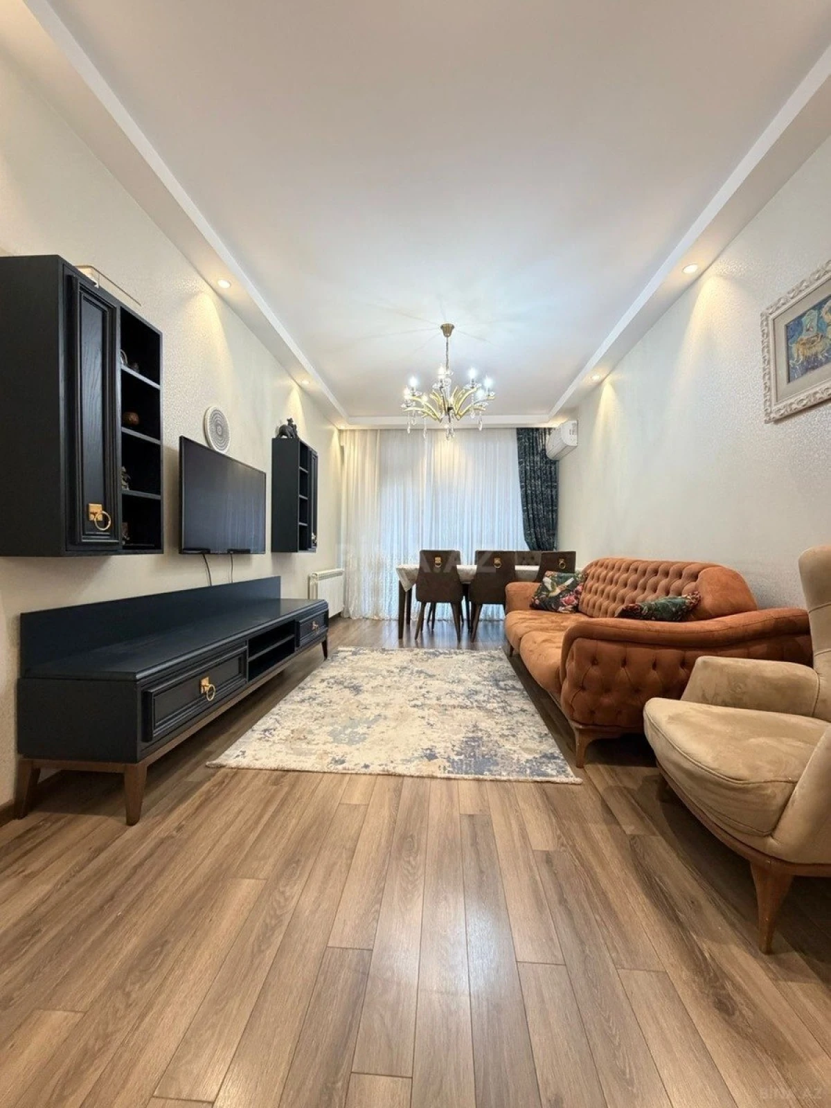 Satılır 2 otaqlı mənzil 83 m²