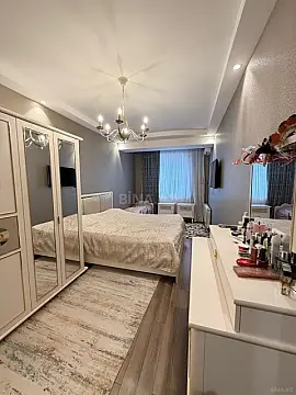 Satılır 2 otaqlı mənzil 83 m²
