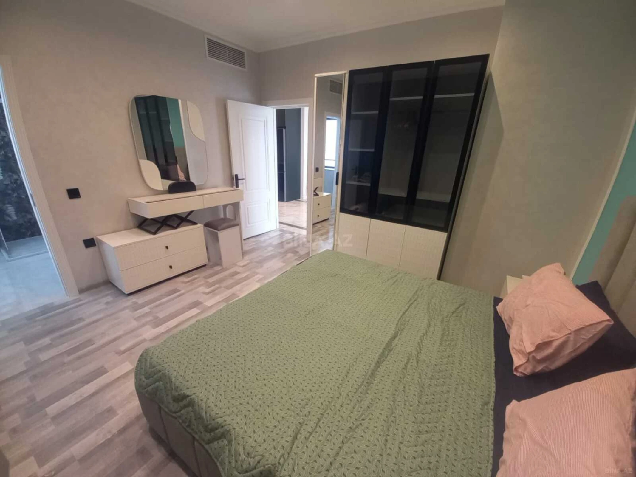 Satılır 2 otaqlı mənzil 83.1 m²