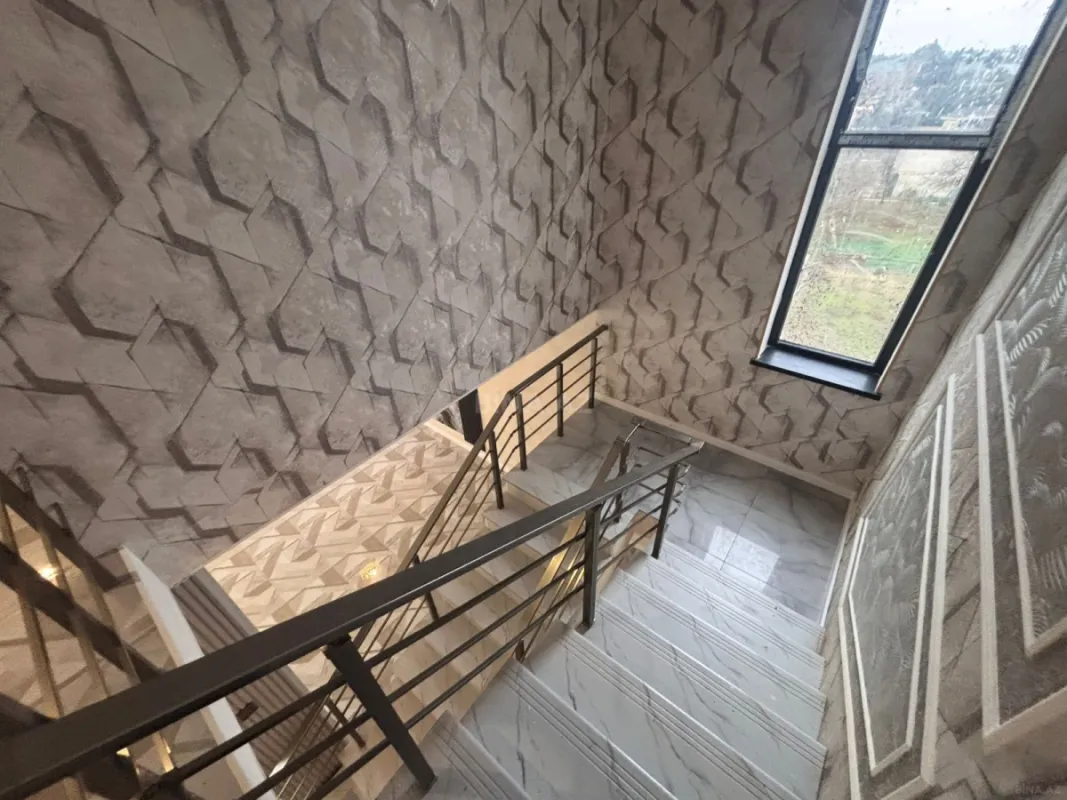 Satılır 4 otaqlı həyət evi 210 m²