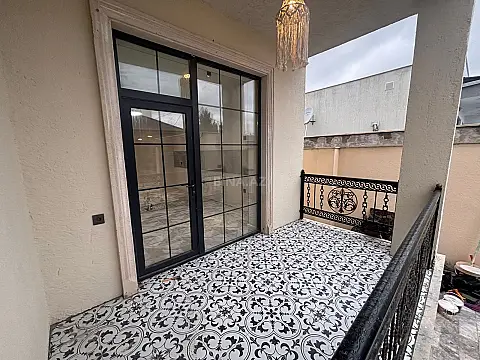 Satılır 4 otaqlı həyət evi 210 m²