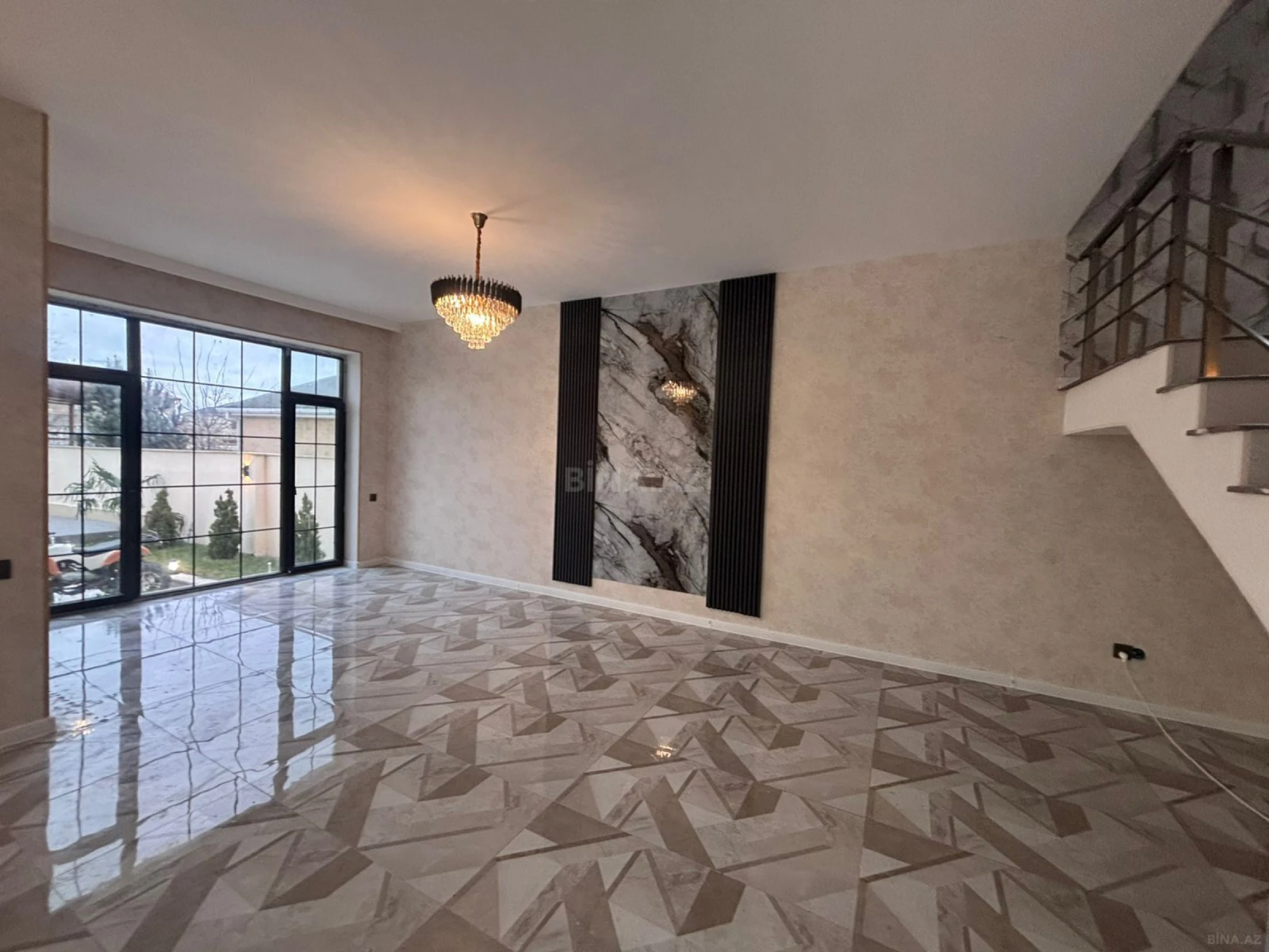 Satılır 4 otaqlı həyət evi 210 m²