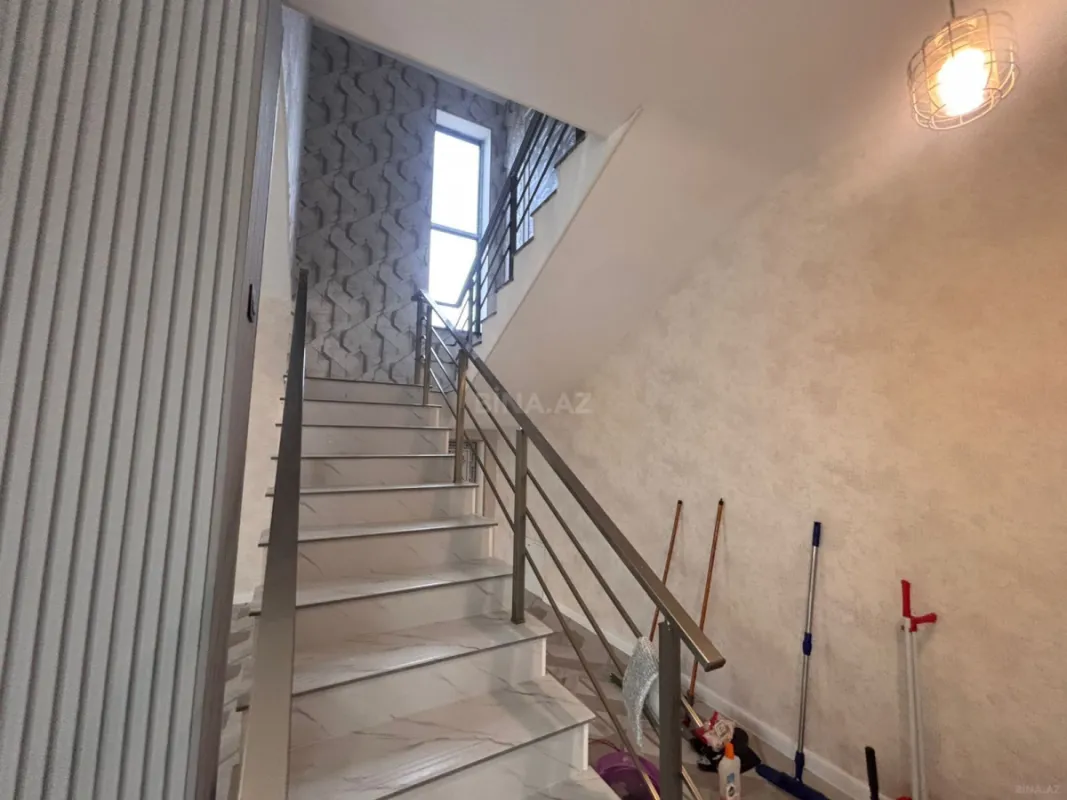 Satılır 4 otaqlı həyət evi 210 m²