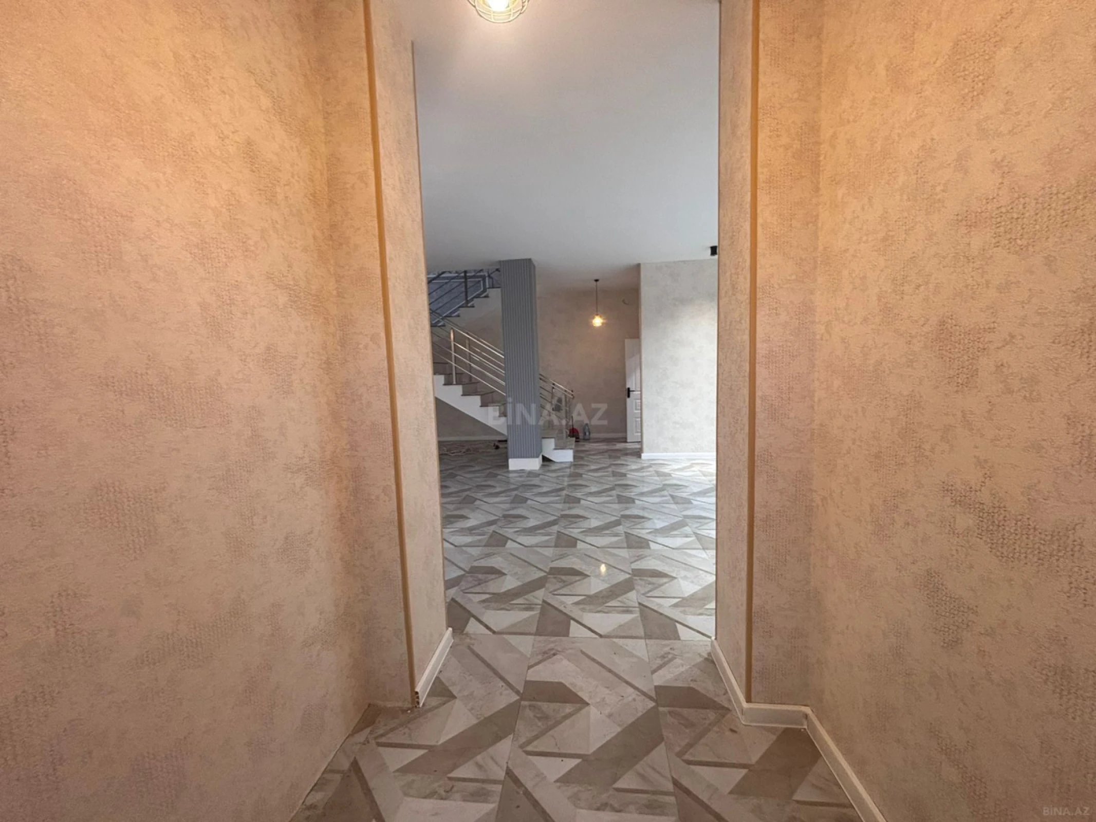 Satılır 4 otaqlı həyət evi 210 m²