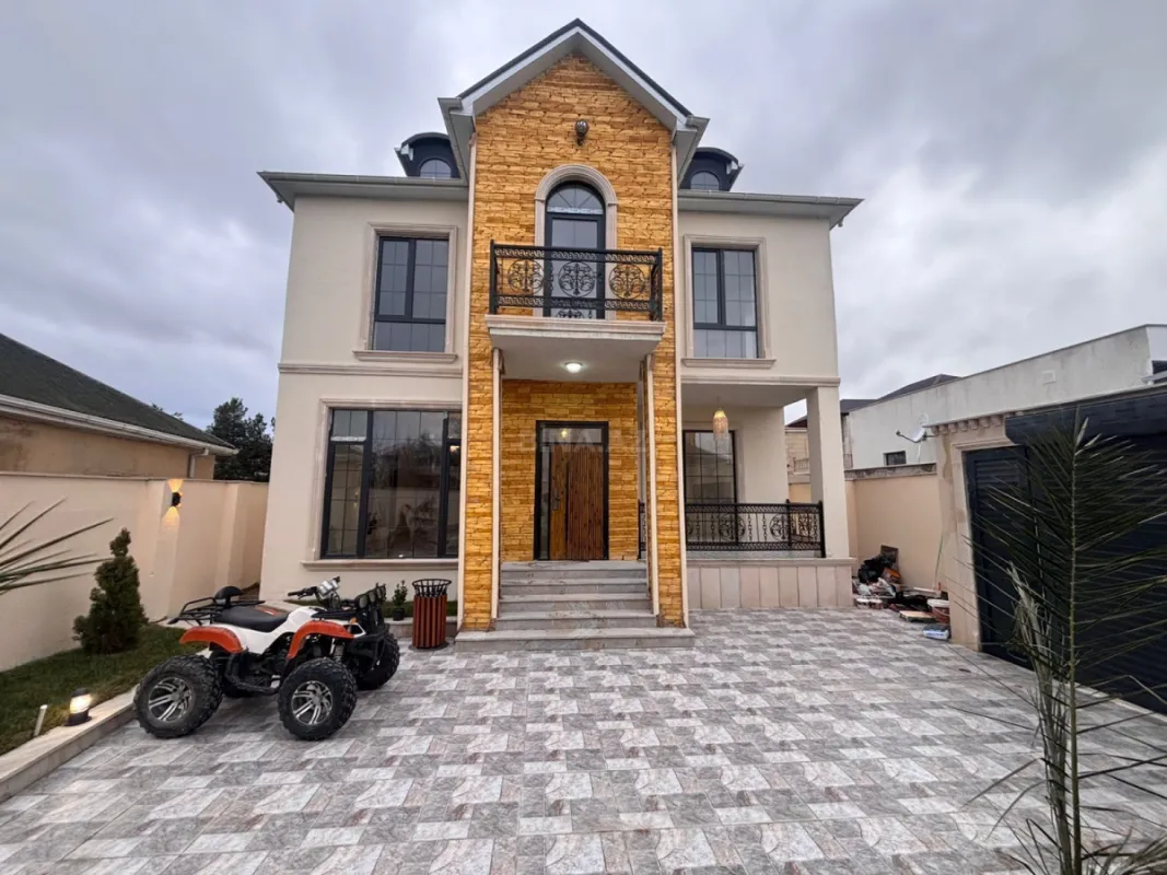 Satılır 4 otaqlı həyət evi 210 m²