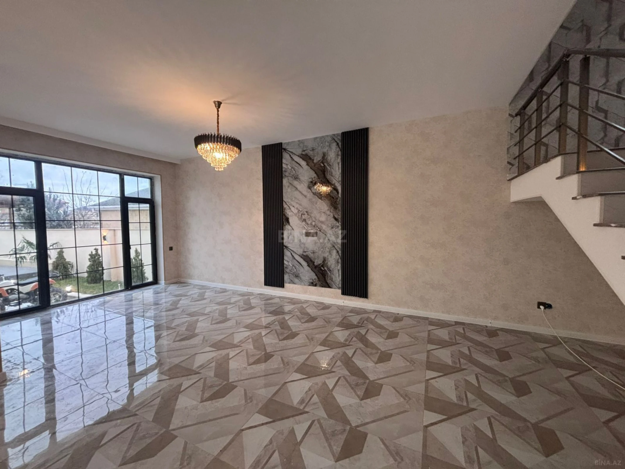 Satılır 4 otaqlı həyət evi 210 m²