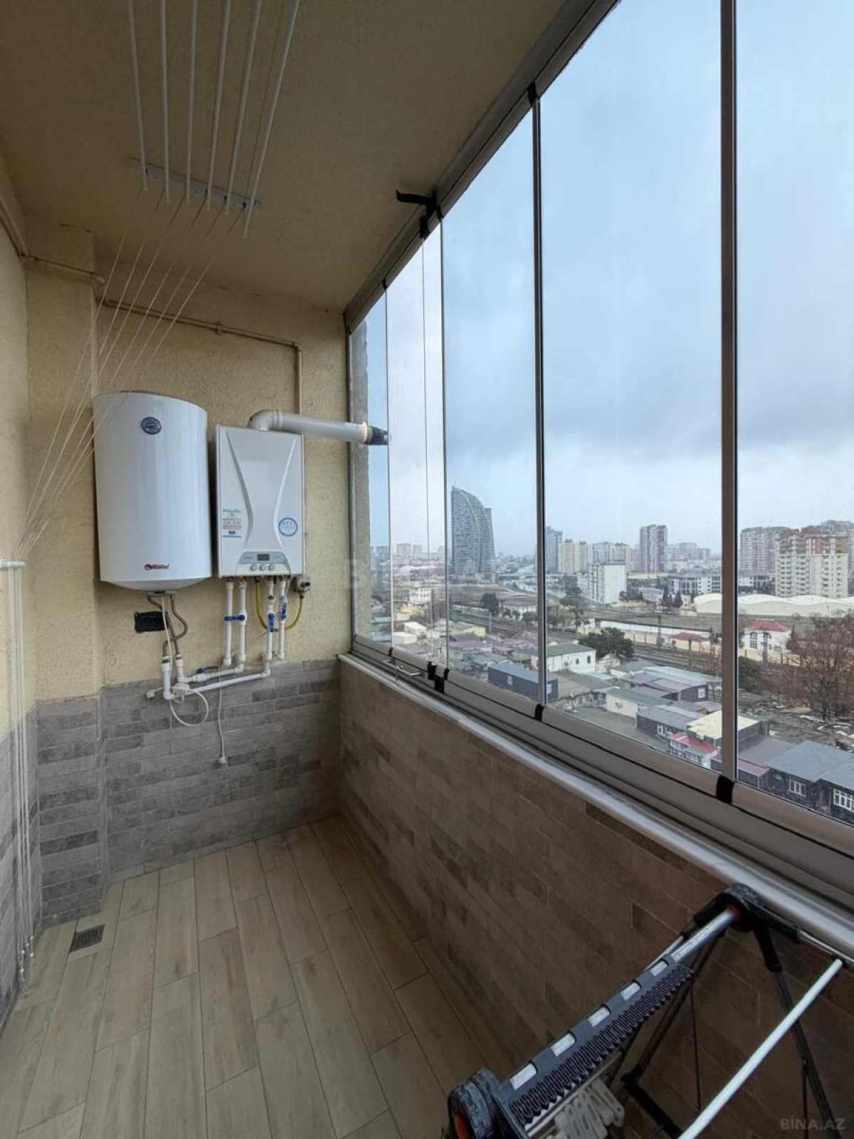 Kirayə verilir 3 otaqlı mənzil 150 m²