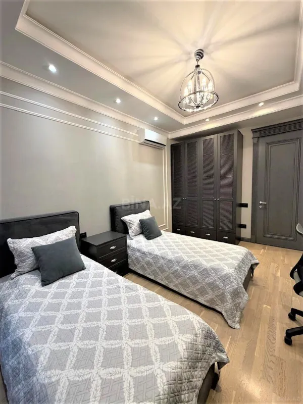 Kirayə verilir 3 otaqlı mənzil 150 m²