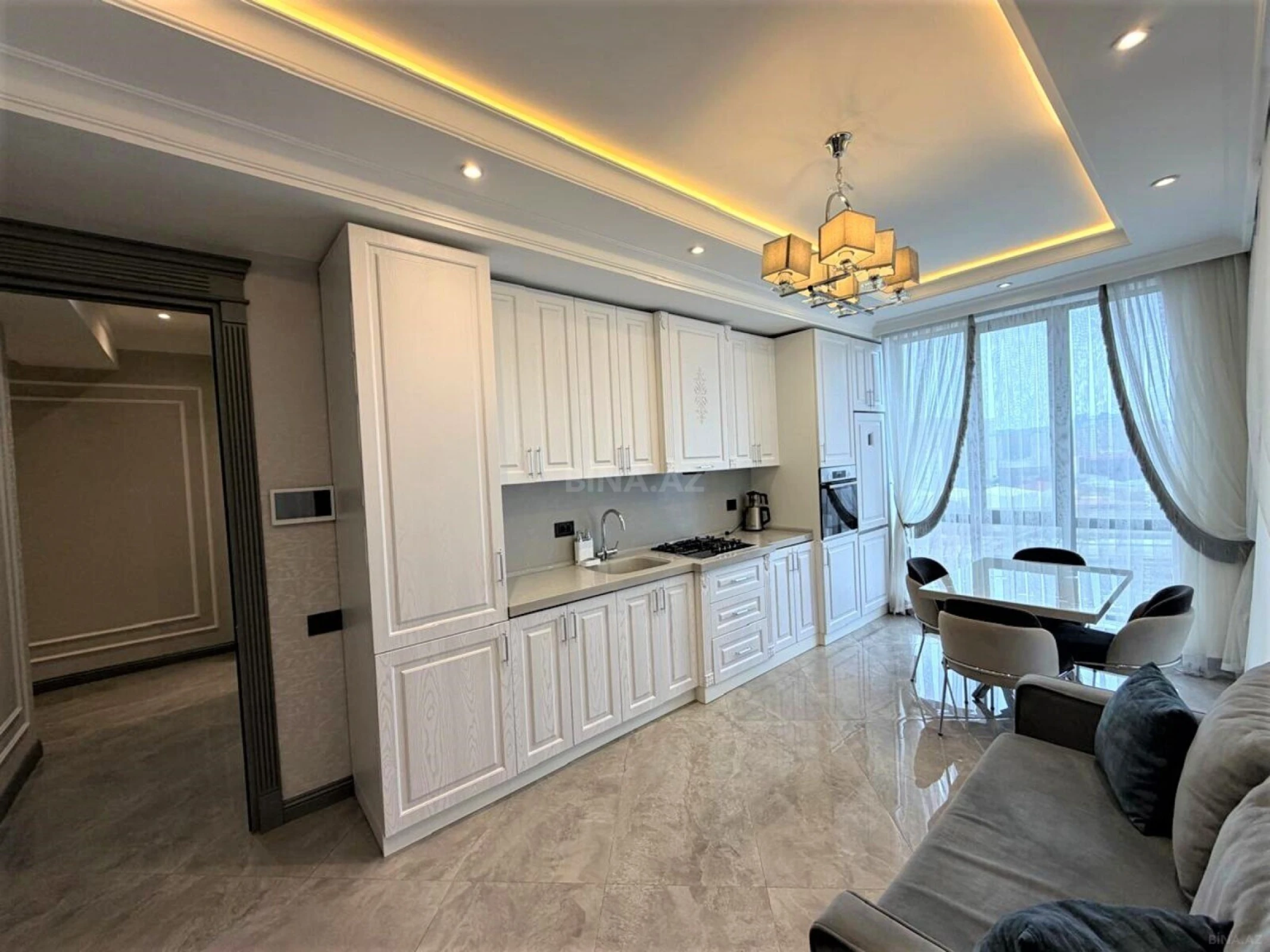 Kirayə verilir 3 otaqlı mənzil 150 m²