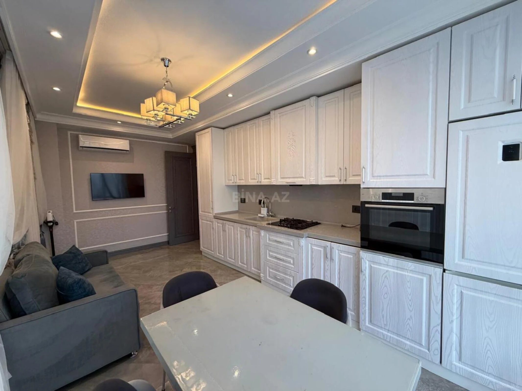 Kirayə verilir 3 otaqlı mənzil 150 m²