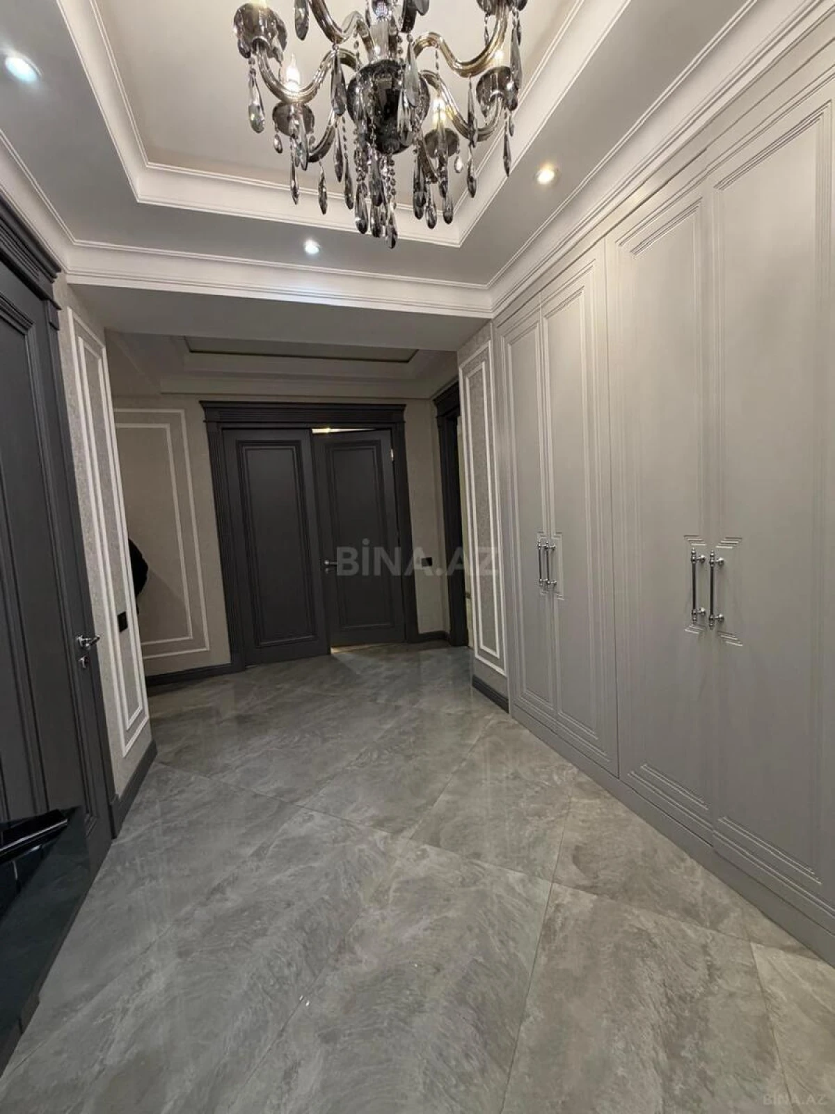 Kirayə verilir 3 otaqlı mənzil 150 m²