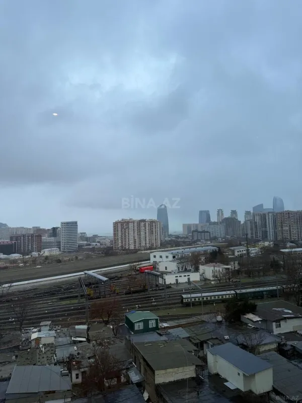 Kirayə verilir 3 otaqlı mənzil 150 m²