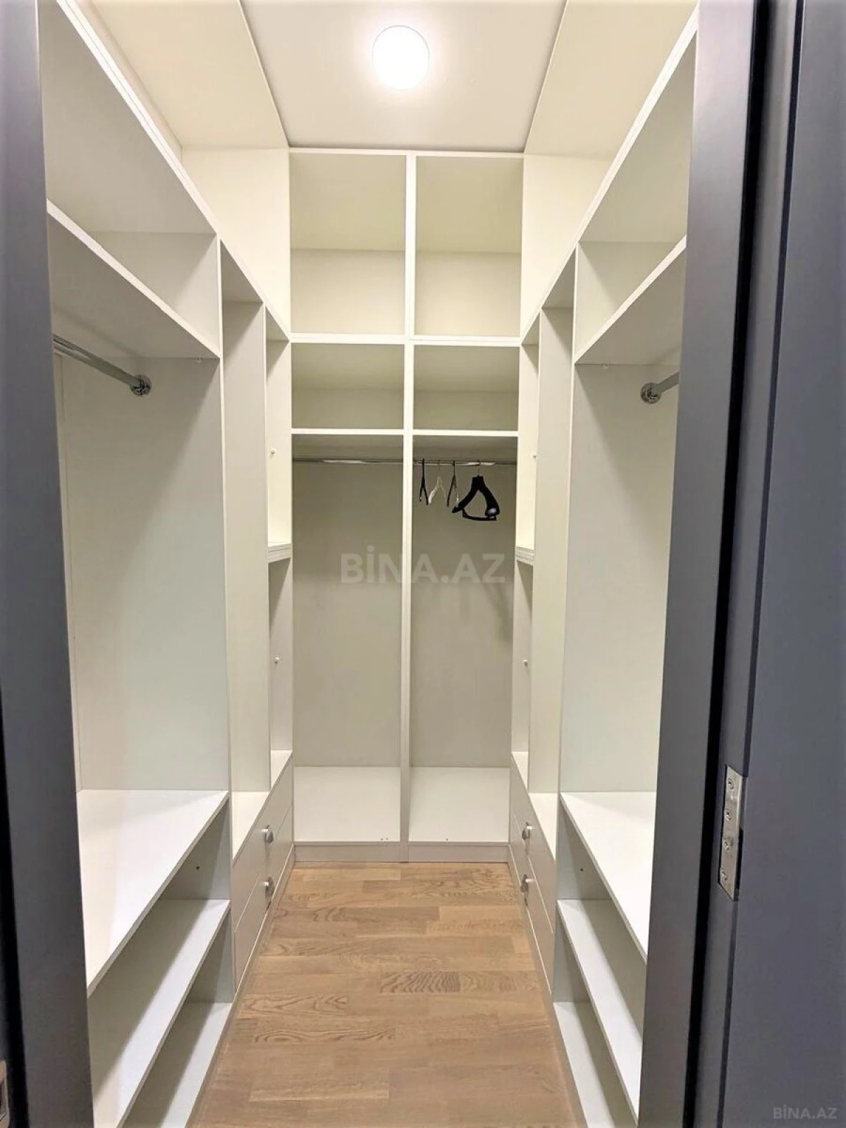 Kirayə verilir 3 otaqlı mənzil 150 m²