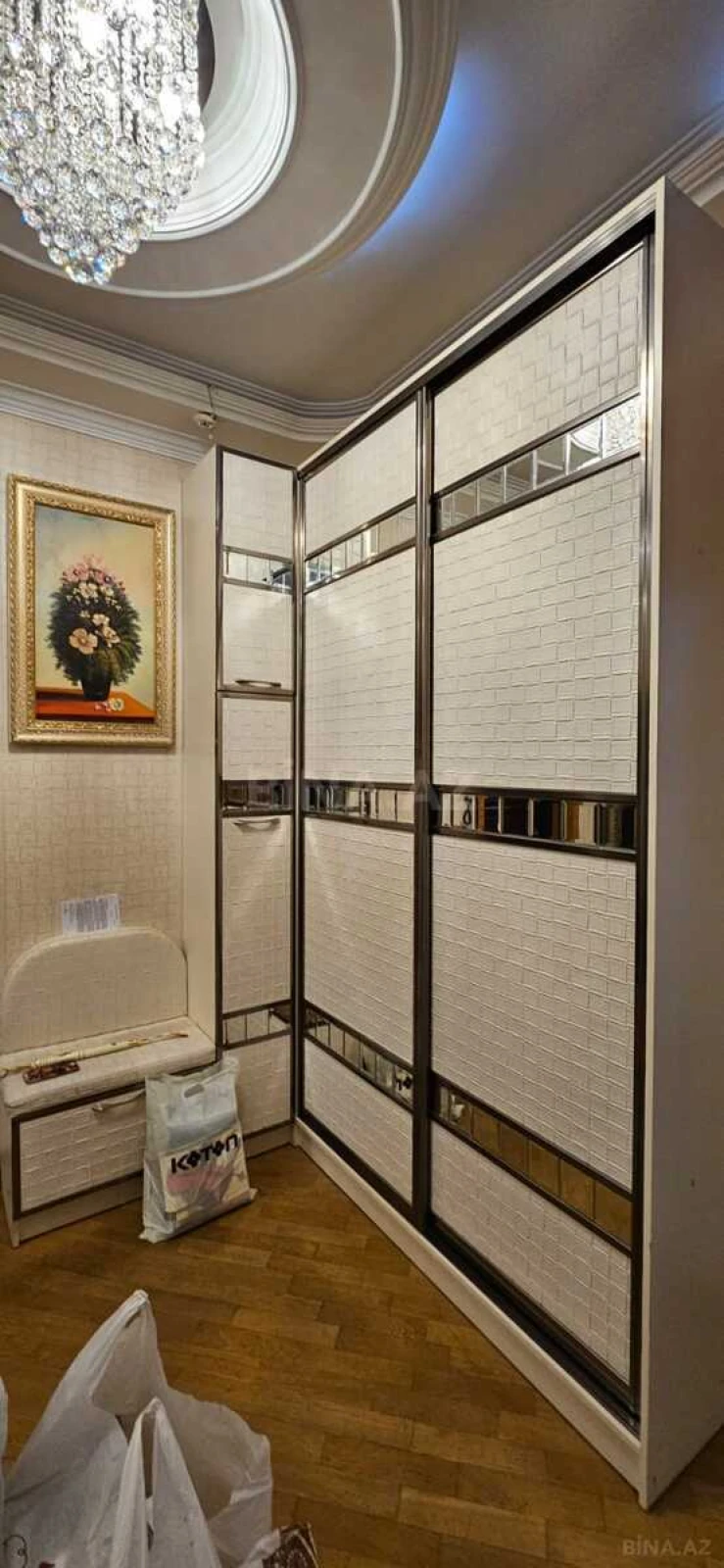 Satılır 3 otaqlı mənzil 118 m²