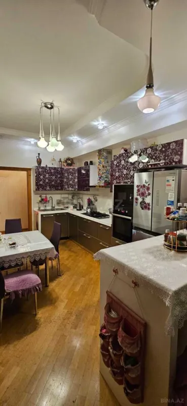 Satılır 3 otaqlı mənzil 118 m²