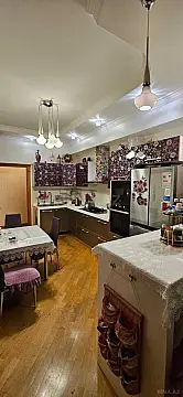 Satılır 3 otaqlı mənzil 118 m²