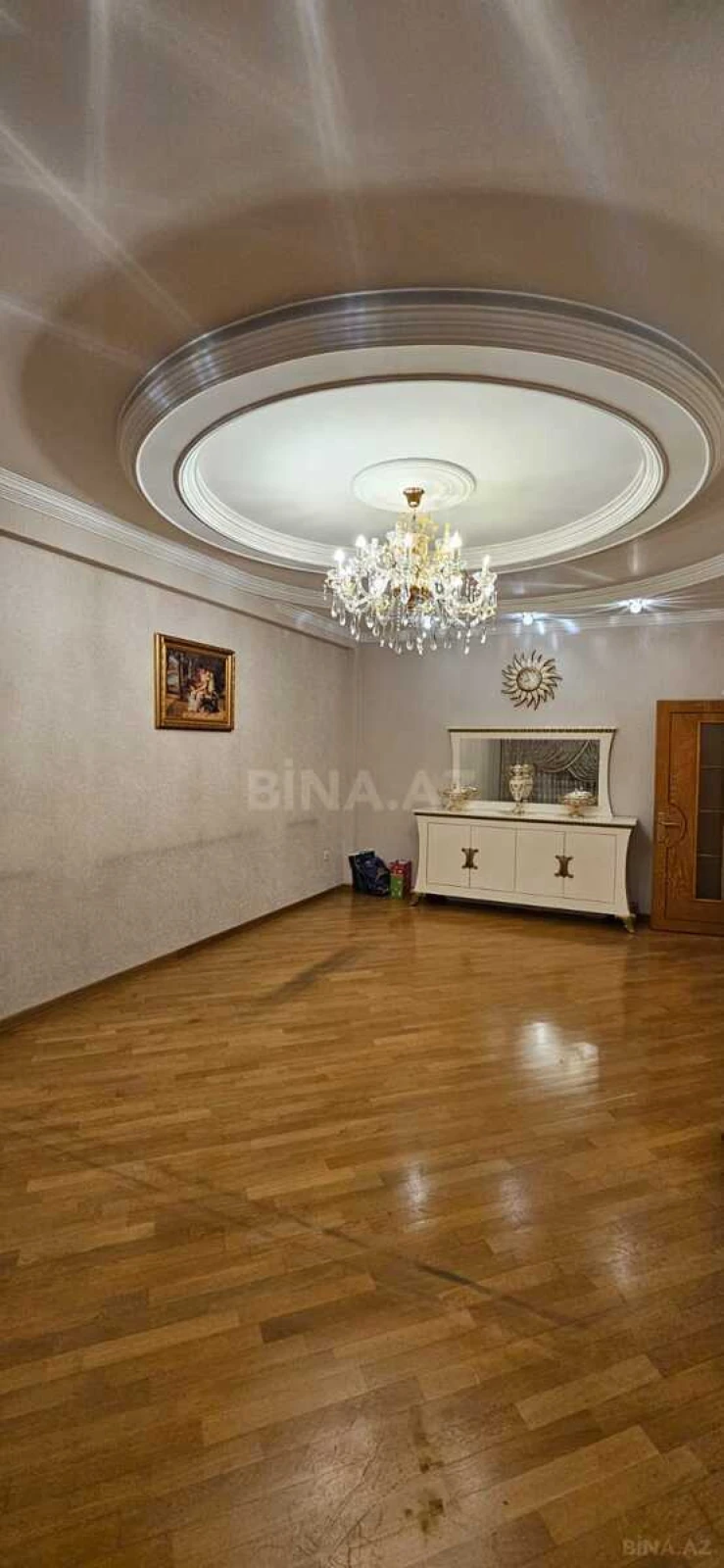 Satılır 3 otaqlı mənzil 118 m²