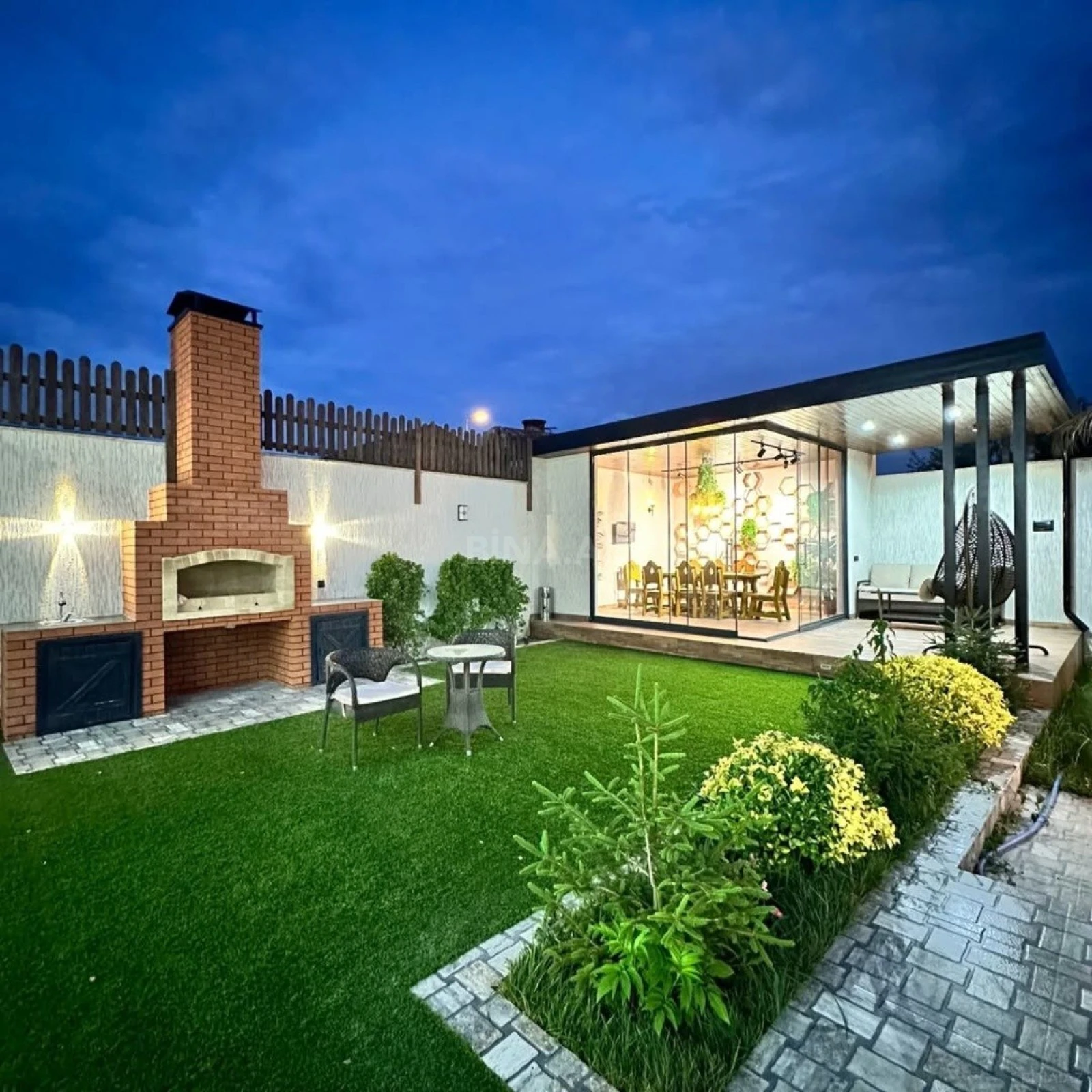 Kirayə verilir 5 otaqlı həyət evi 300 m²