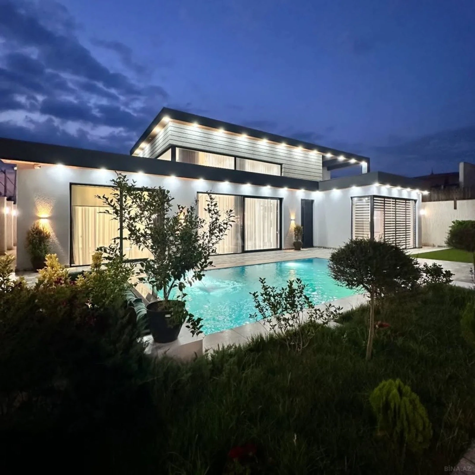 Kirayə verilir 5 otaqlı həyət evi 300 m²