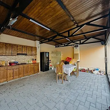 Kirayə verilir 5 otaqlı həyət evi 300 m²