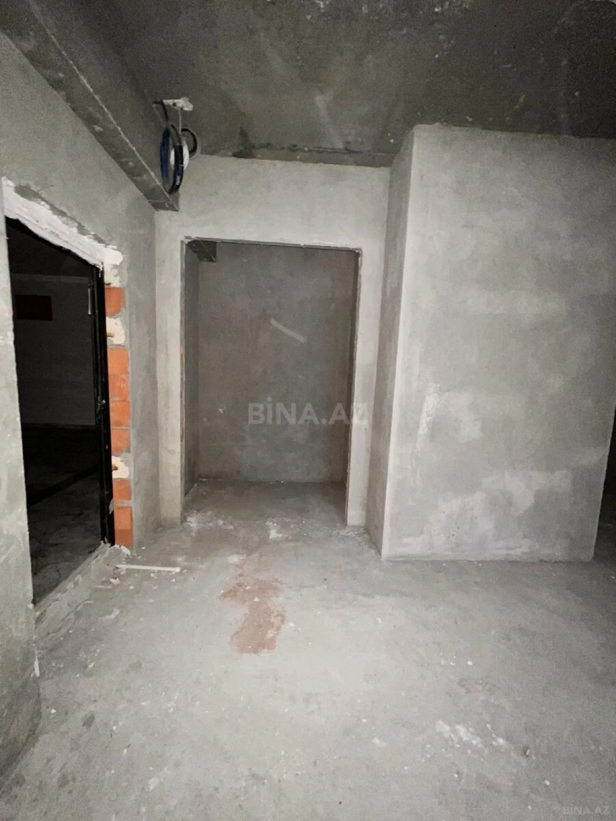 Satılır 4 otaqlı mənzil 150 m²