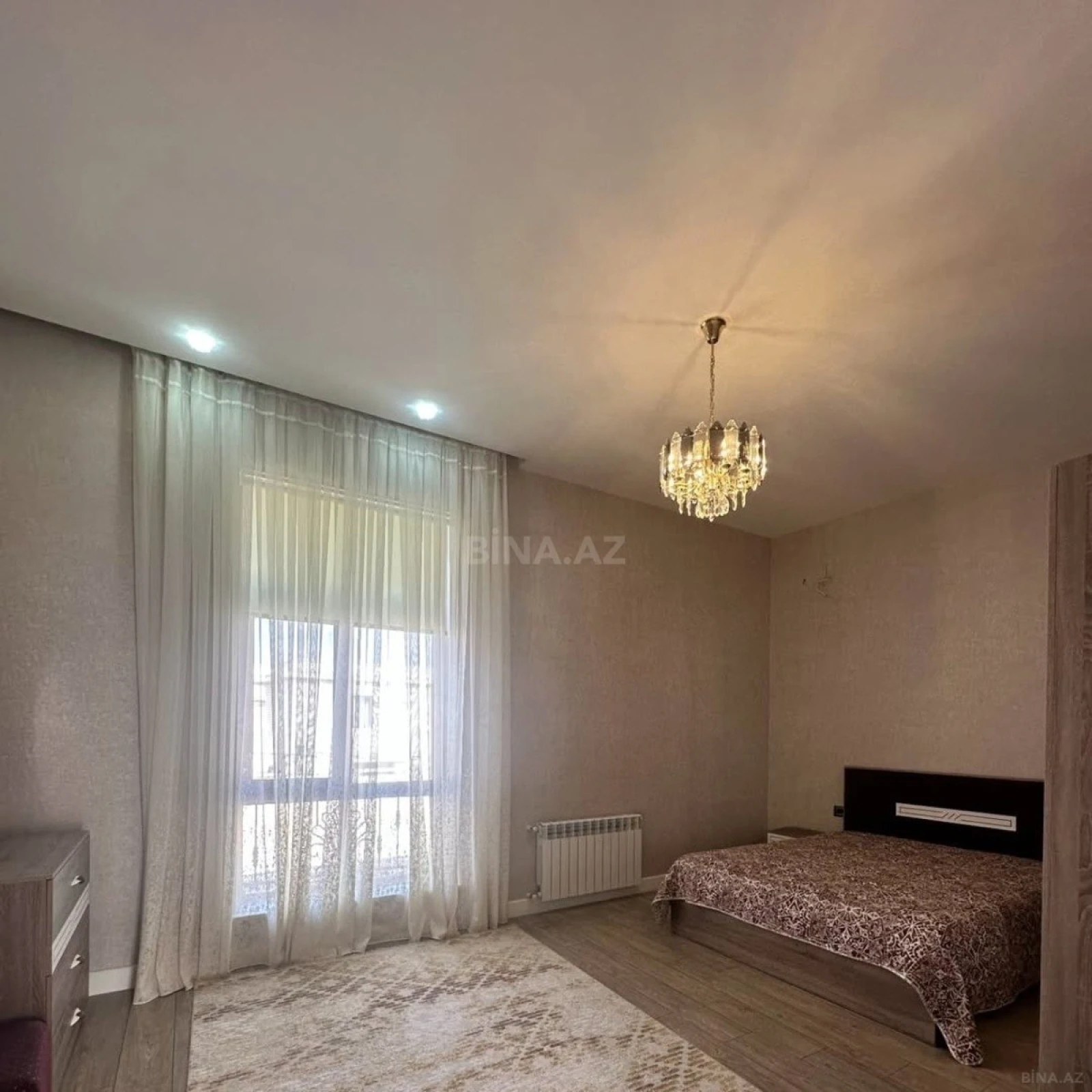 Kirayə verilir 8 otaqlı həyət evi 500 m²