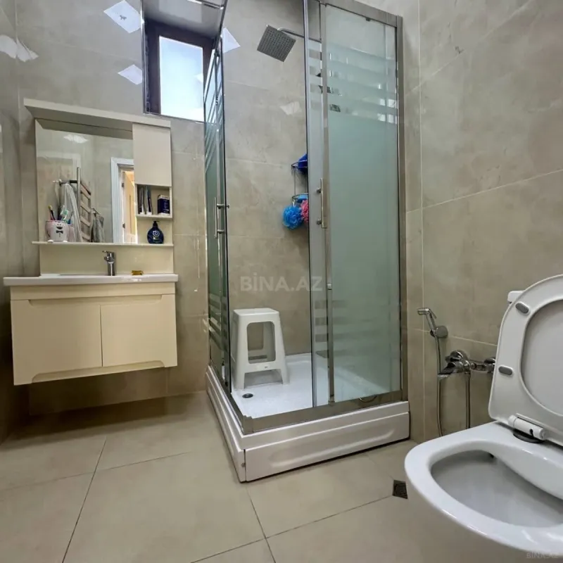 Kirayə verilir 8 otaqlı həyət evi 500 m²