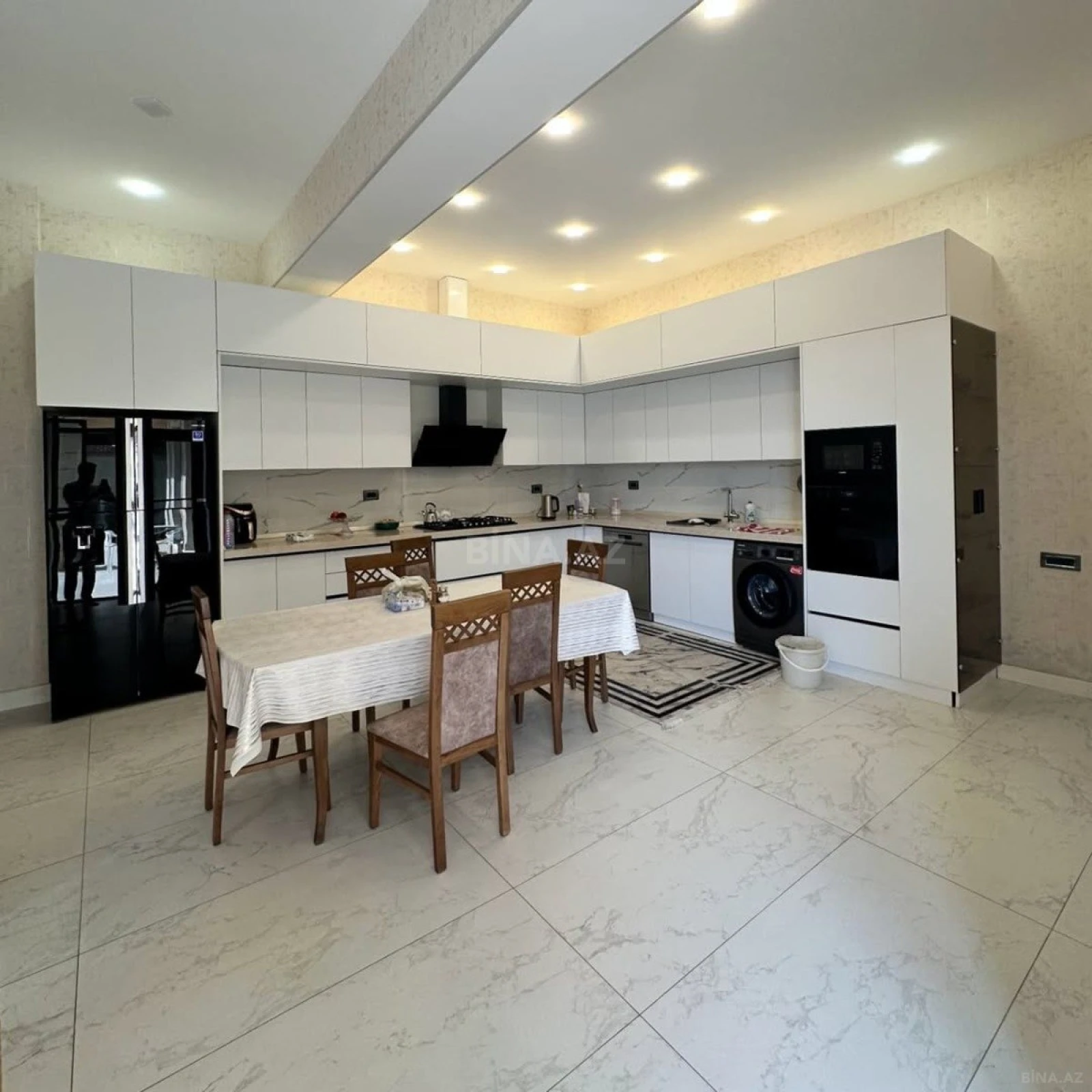 Kirayə verilir 8 otaqlı həyət evi 500 m²