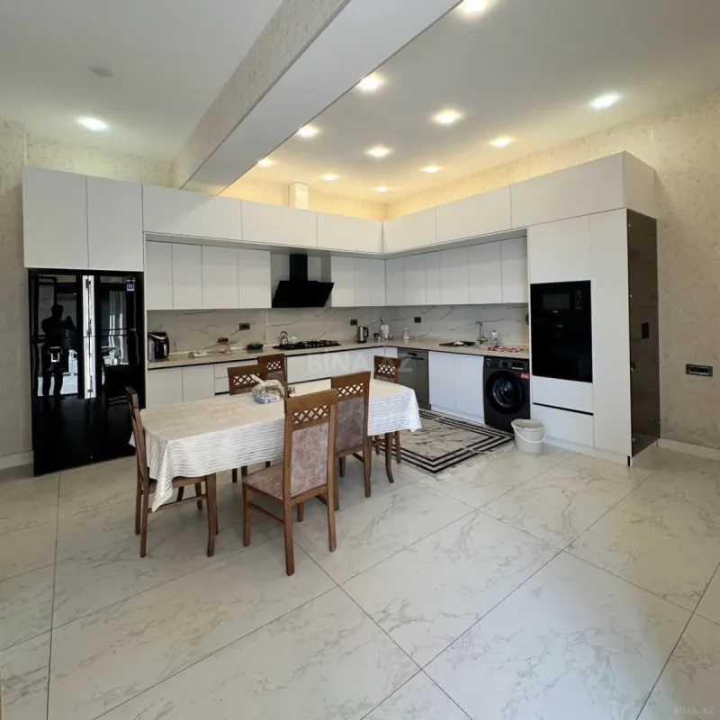 Kirayə verilir 8 otaqlı həyət evi 500 m²
