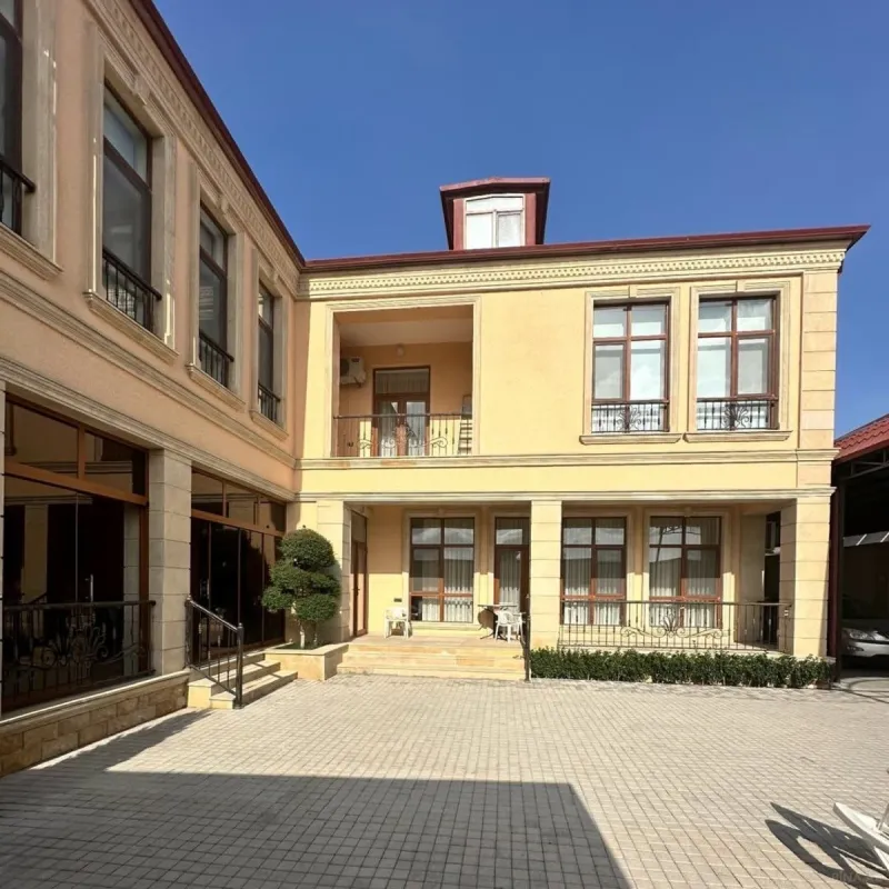 Kirayə verilir 8 otaqlı həyət evi 500 m²