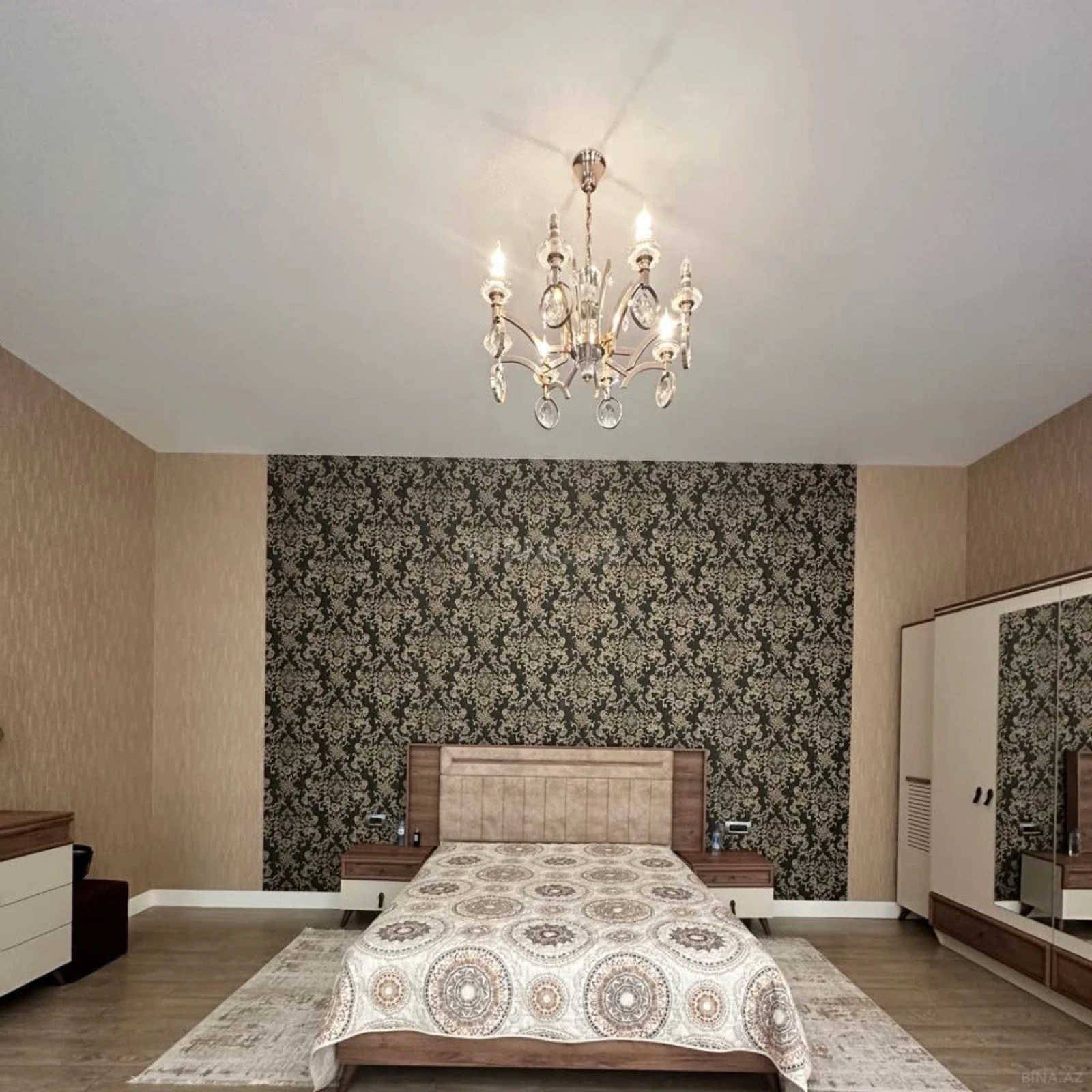 Kirayə verilir 8 otaqlı həyət evi 500 m²