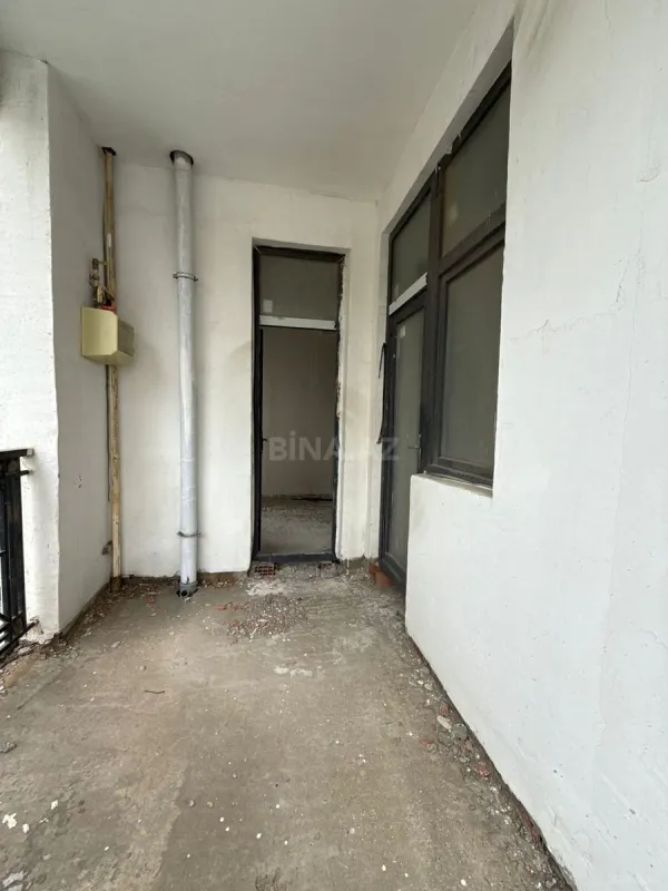Satılır 3 otaqlı mənzil 121 m²
