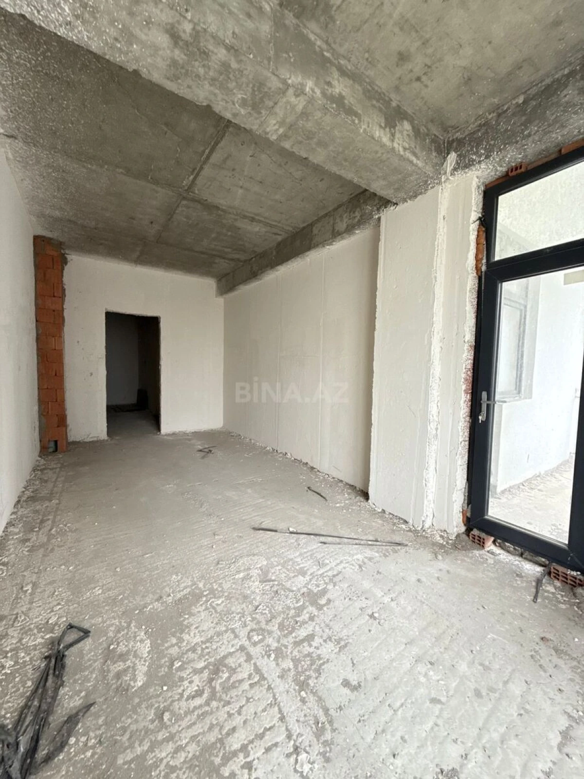 Satılır 3 otaqlı mənzil 121 m²